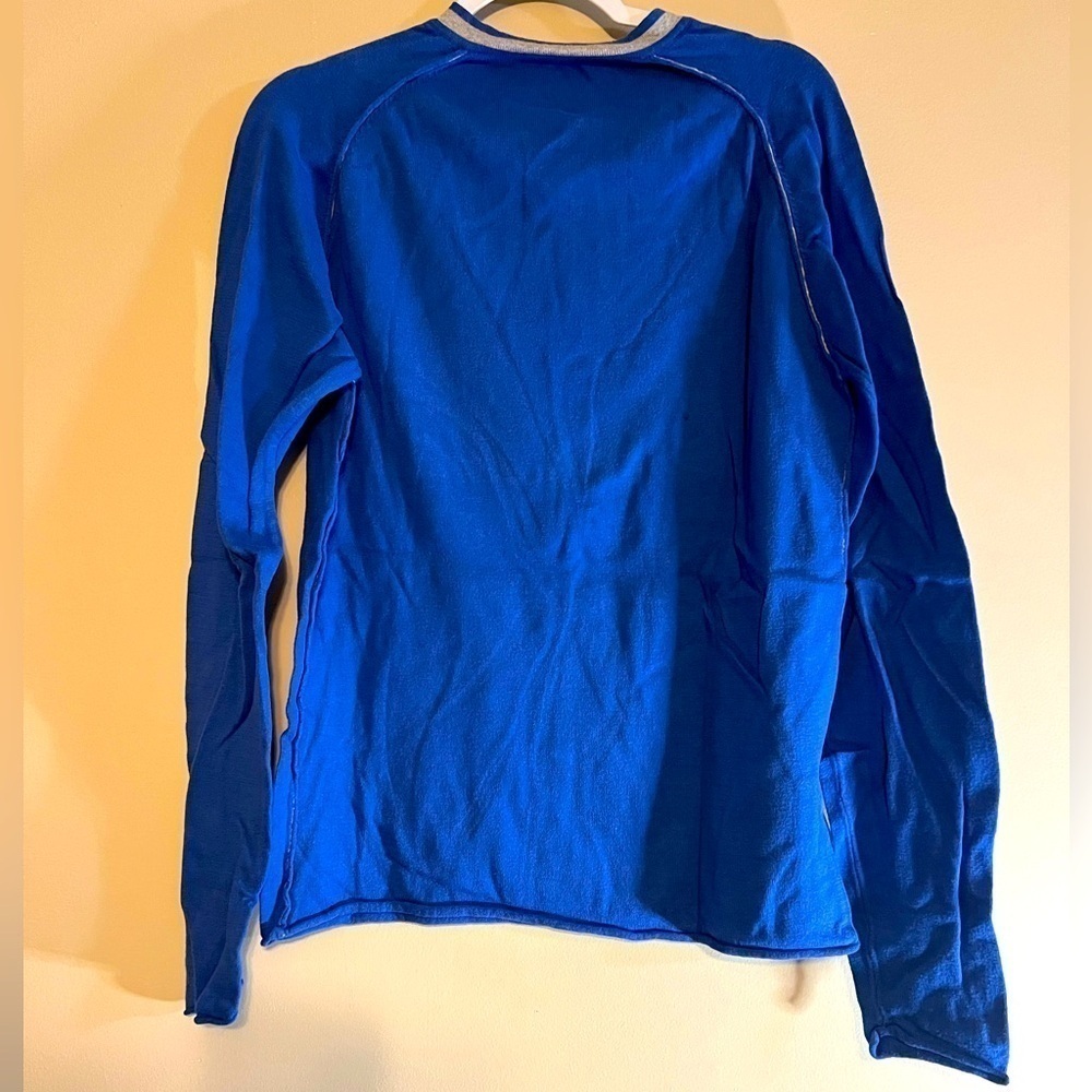 American Rag Vneck Sweater - Picture 3 of 3